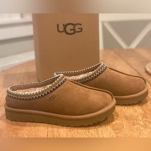 UGG Tasman Slippers Chestnut Size 6 Women’s **BRAND NEW IN BOX**